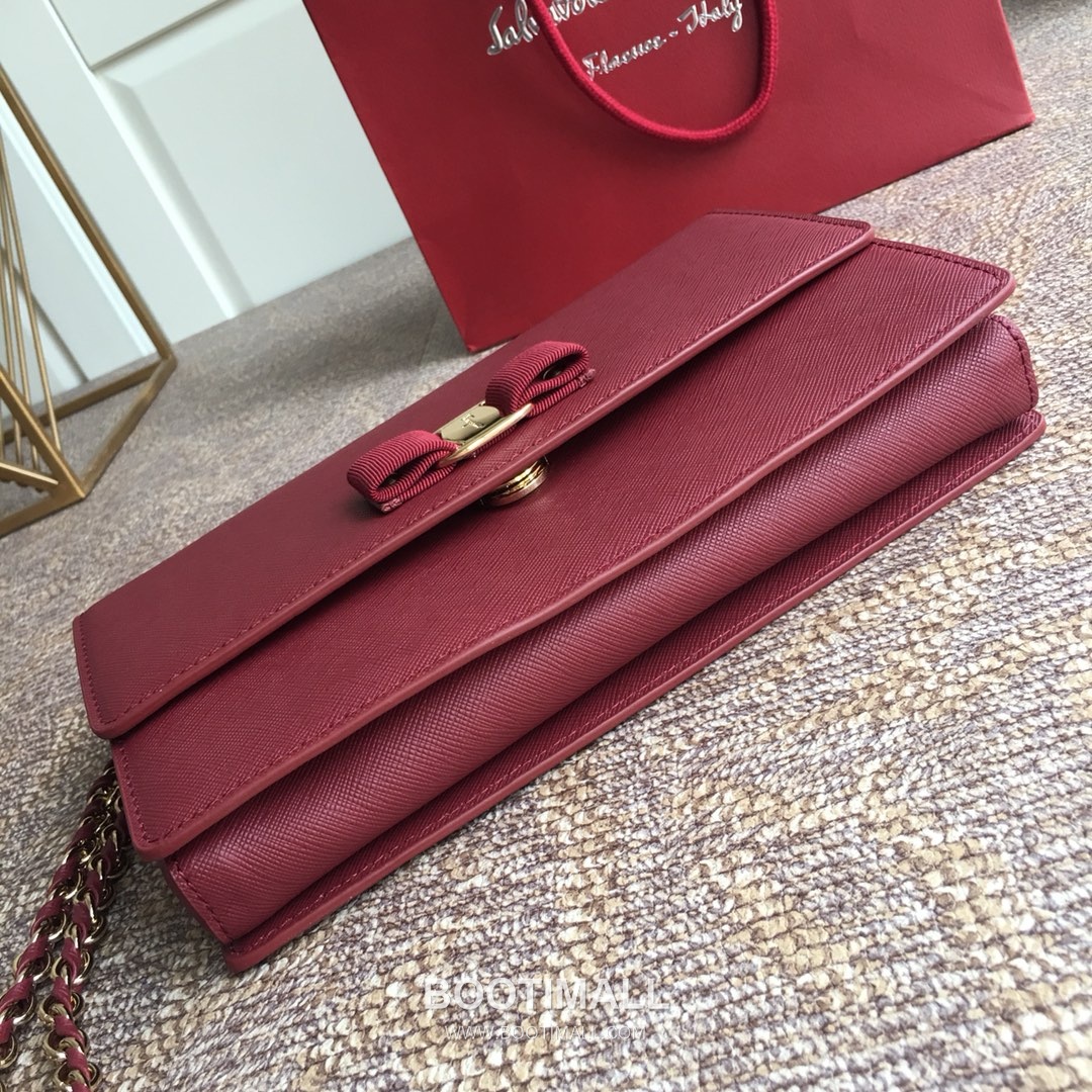 Salvatore Ferragamo Vara Bow Calfskin Flap Shoulder Bag with Chain Strap 살바토레페라가모 바라 보우 카프스킨 플랩 체인 숄더백 21E480 25cm 6