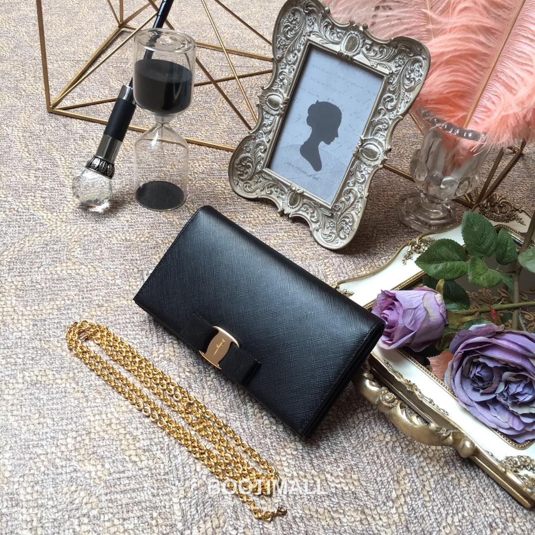 Salvatore Ferragamo Vara Bow Calfskin Flap Shoulder Bag with Chain Strap 살바토레페라가모 바라 보우 카프스킨 플랩 체인 숄더백 22B558 21cm 4