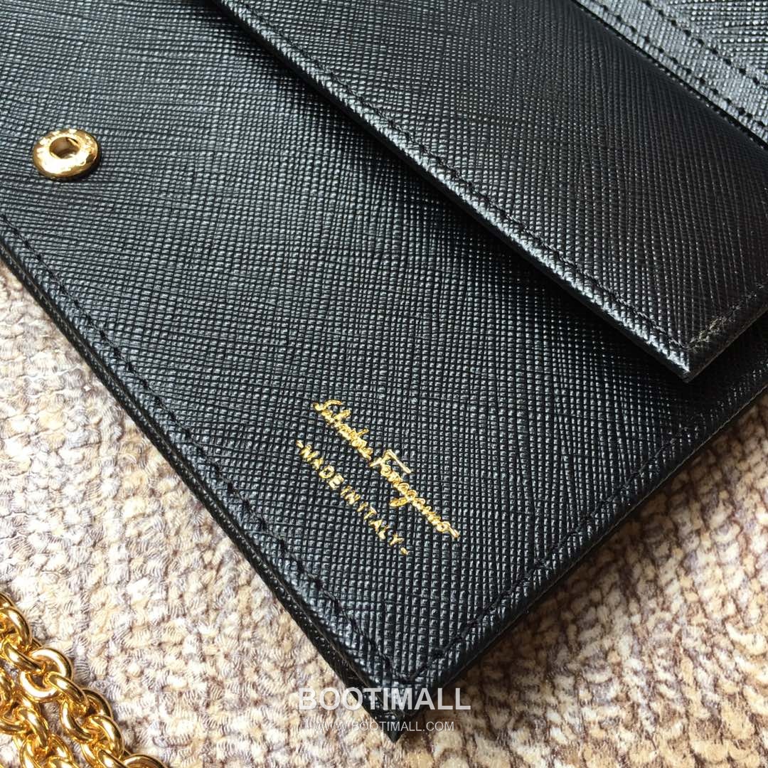 Salvatore Ferragamo Vara Bow Calfskin Flap Shoulder Bag with Chain Strap 살바토레페라가모 바라 보우 카프스킨 플랩 체인 숄더백 22B558 21cm 7