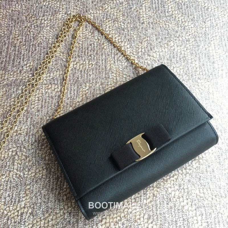 Salvatore Ferragamo Vara Bow Calfskin Flap Shoulder Bag with Chain Strap 살바토레페라가모 바라 보우 카프스킨 플랩 체인 숄더백 22B558 19cm 8