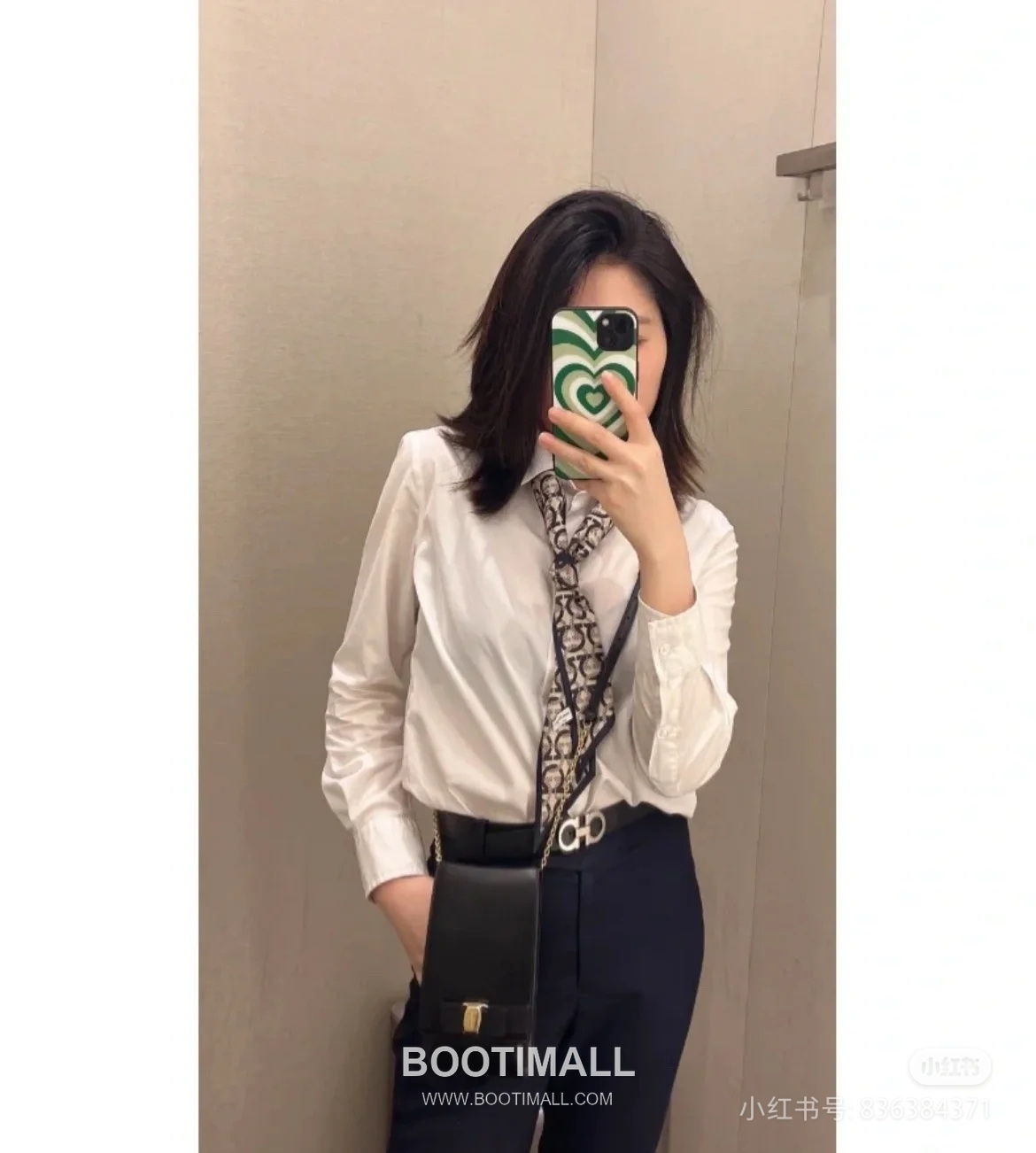 Salvatore Ferragamo Vara Bow Calfskin Phone Crossbody Bag with Belt Loop 살바토레페라가모 바라 보우 카프스킨 폰 크로스바디백 220264 12cm 3