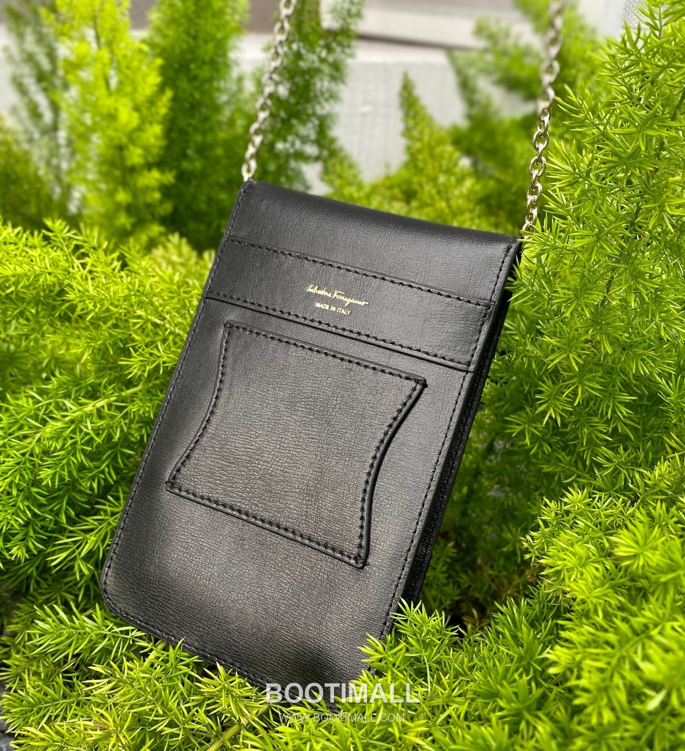 Salvatore Ferragamo Vara Bow Calfskin Phone Crossbody Bag with Belt Loop 살바토레페라가모 바라 보우 카프스킨 폰 크로스바디백 220264 12cm 11