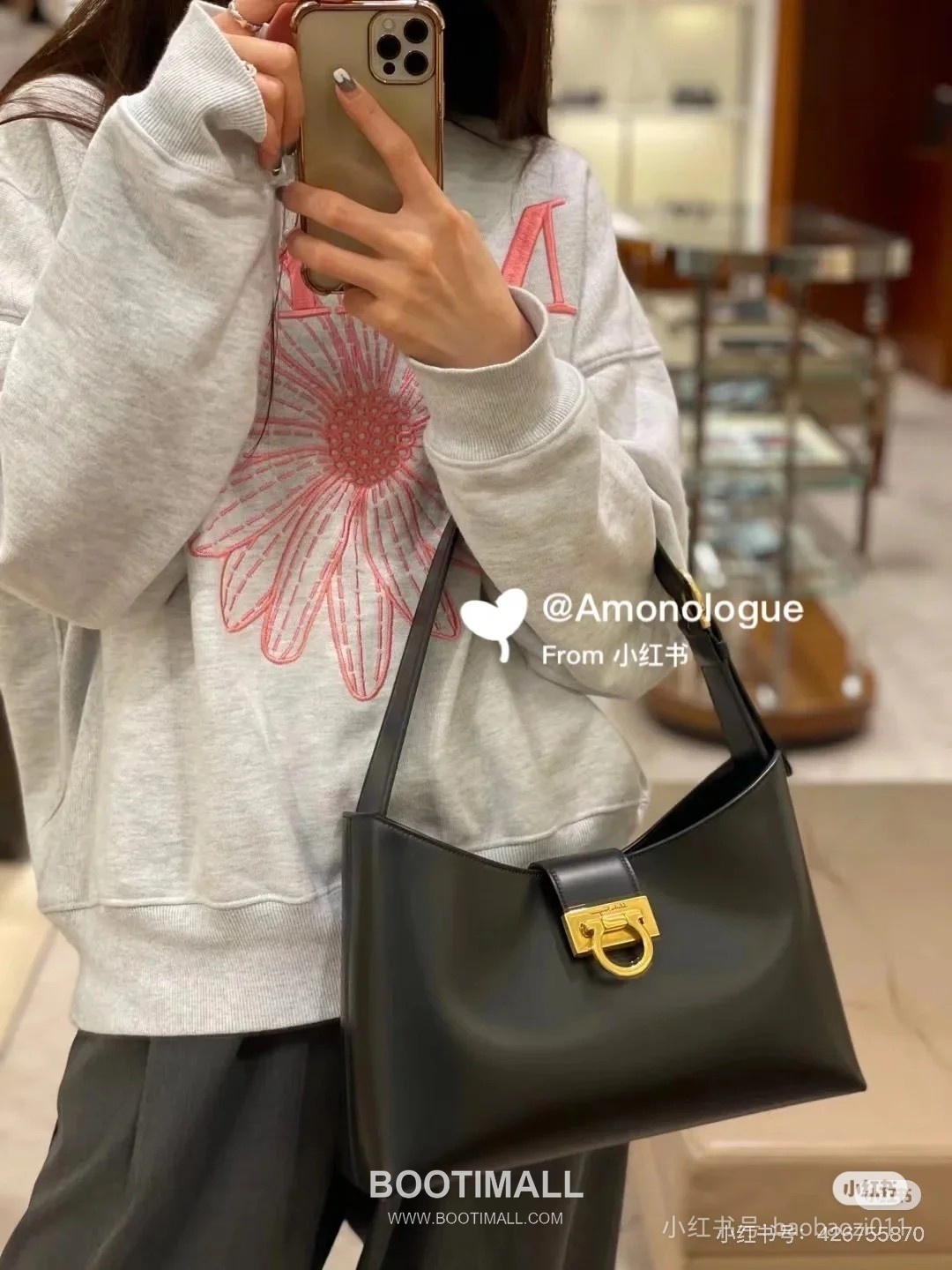 Salvatore Ferragamo Trifolio Matte Calfskin Shoulder Bag with Gancini Lock Detail 살바토레페라가모 트리폴리오 매트 카프스킨 숄더백 21-0926 30cm 15