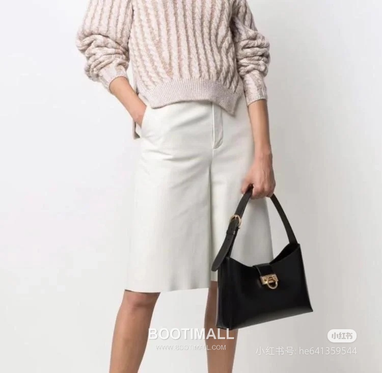 Salvatore Ferragamo Trifolio Matte Calfskin Shoulder Bag with Gancini Lock Detail 살바토레페라가모 트리폴리오 매트 카프스킨 숄더백 21-0926 30cm 19