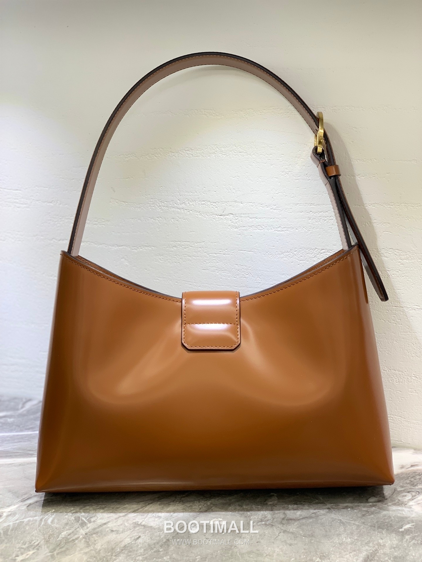 Salvatore Ferragamo Trifolio Matte Calfskin Shoulder Bag with Gancini Lock Detail 살바토레페라가모 트리폴리오 매트 카프스킨 숄더백 21-0926 30cm 14