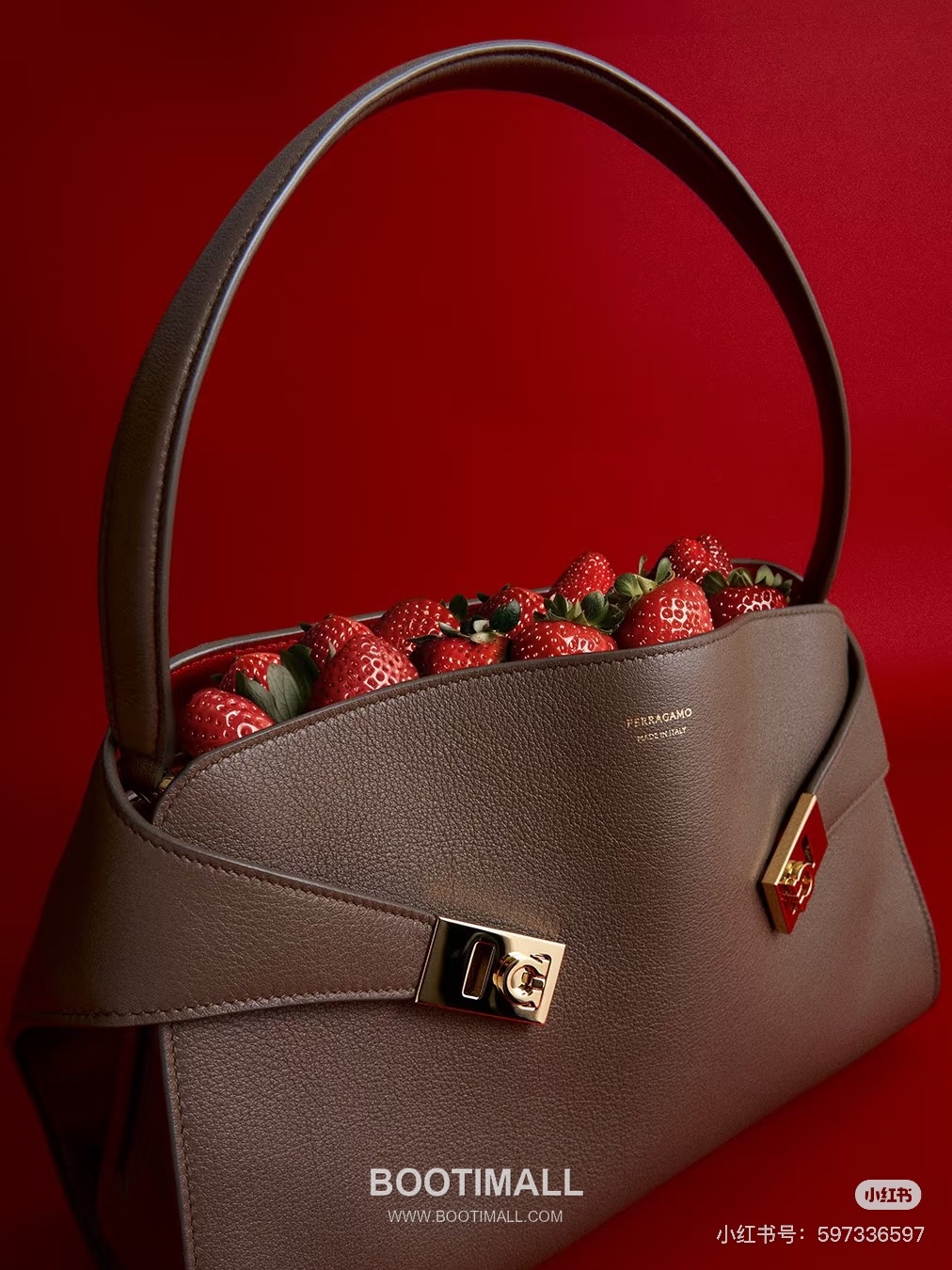 Salvatore Ferragamo Hug Sott Calfskin Top Handle Shoulder Bag with Gancini Lock 살바토레페라가모 허그 소트 카프스킨 탑핸들 숄더백 21-9816 34cm 1