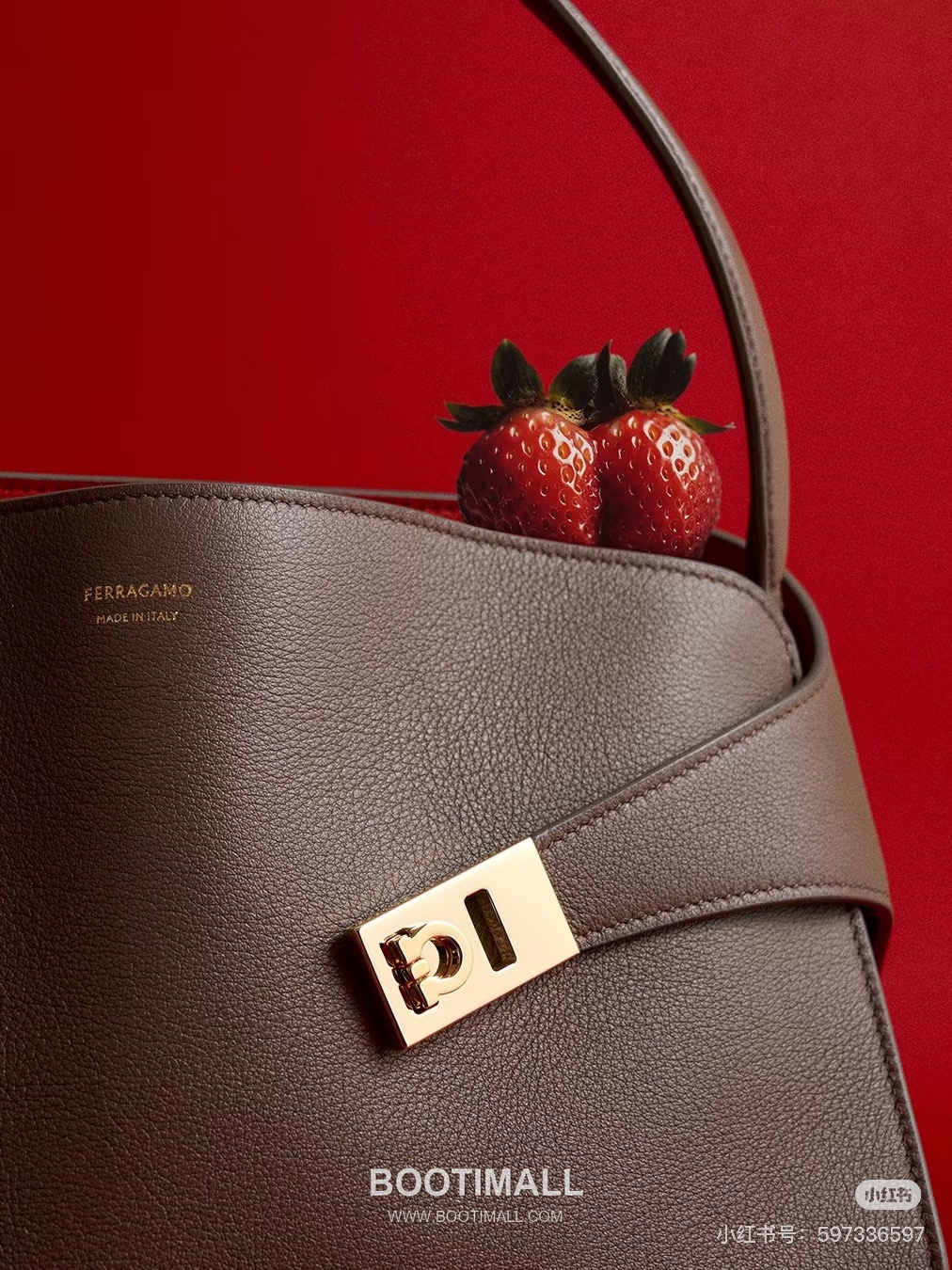 Salvatore Ferragamo Hug Sott Calfskin Top Handle Shoulder Bag with Gancini Lock 살바토레페라가모 허그 소트 카프스킨 탑핸들 숄더백 21-9816 34cm 2