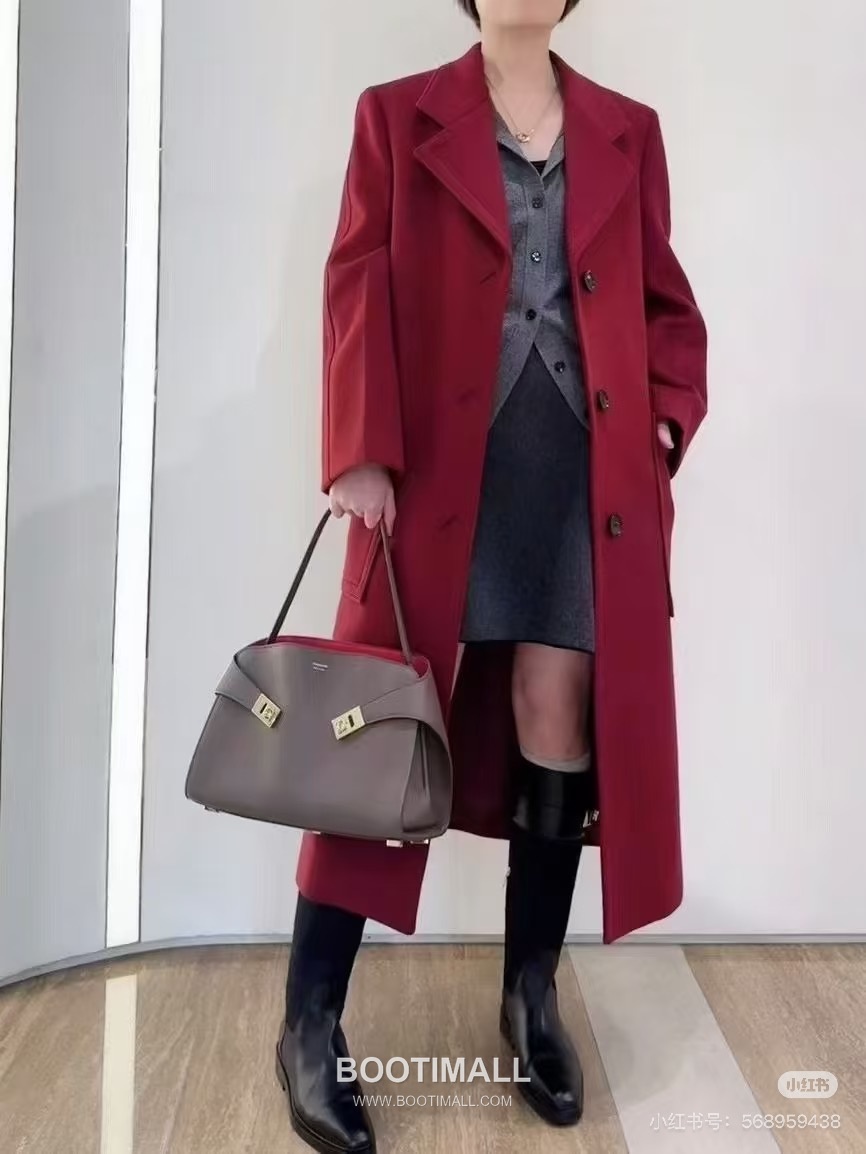 Salvatore Ferragamo Hug Sott Calfskin Top Handle Shoulder Bag with Gancini Lock 살바토레페라가모 허그 소트 카프스킨 탑핸들 숄더백 21-9816 34cm 10