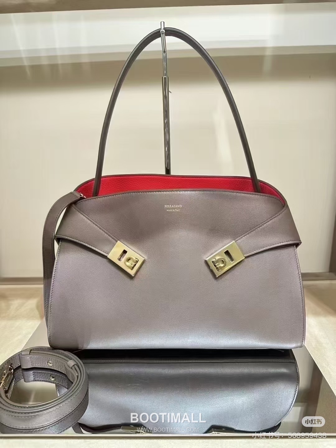 Salvatore Ferragamo Hug Sott Calfskin Top Handle Shoulder Bag with Gancini Lock 살바토레페라가모 허그 소트 카프스킨 탑핸들 숄더백 21-9816 34cm 12