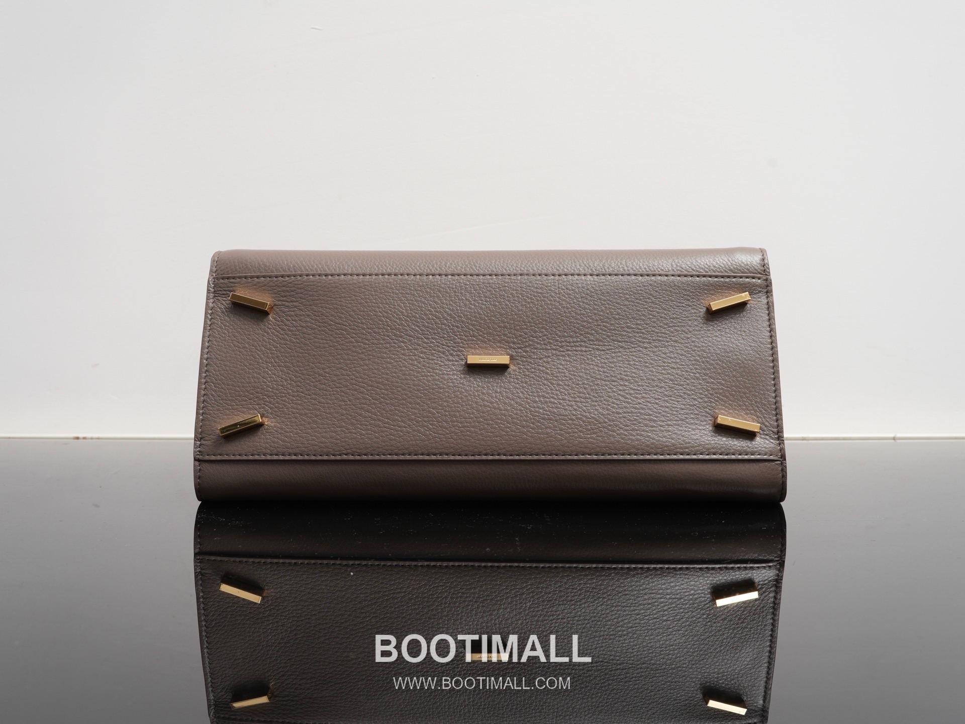 Salvatore Ferragamo Hug Sott Calfskin Top Handle Shoulder Bag with Gancini Lock 살바토레페라가모 허그 소트 카프스킨 탑핸들 숄더백 21-9816 34cm 20