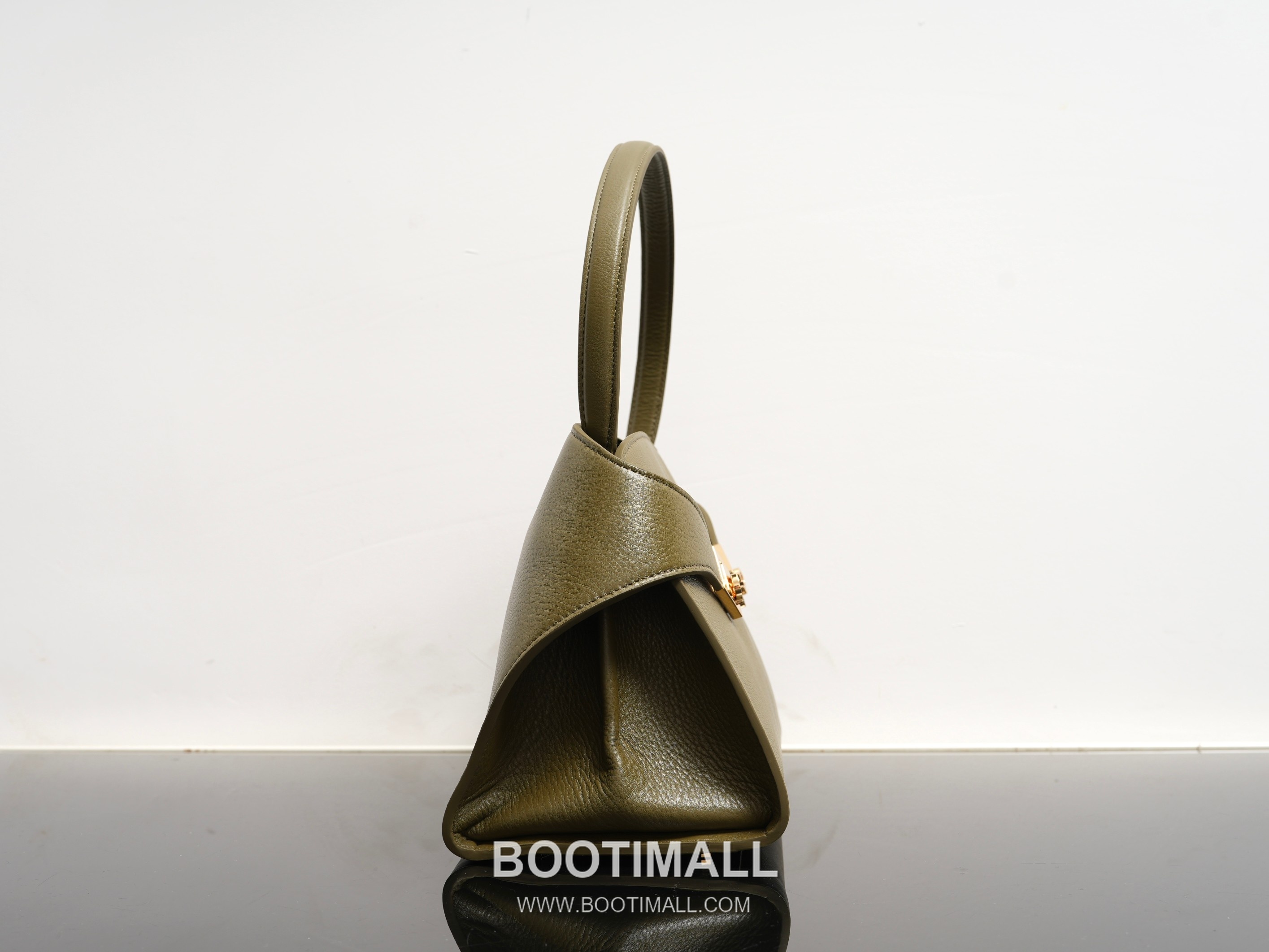 Salvatore Ferragamo Hug Sott Calfskin Top Handle Shoulder Bag with Gancini Lock 살바토레페라가모 허그 소트 카프스킨 탑핸들 숄더백 21-9816 34cm 14