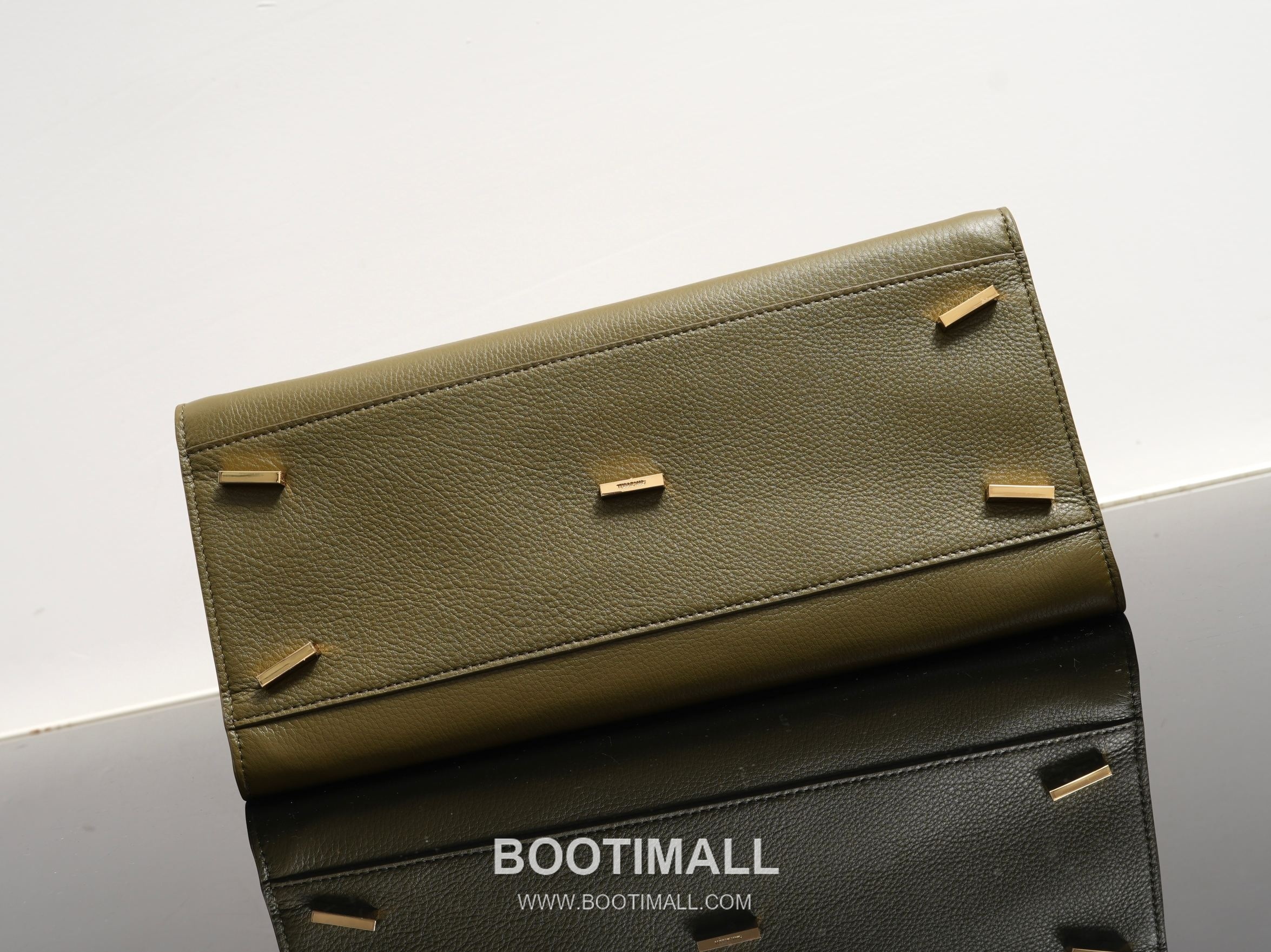 Salvatore Ferragamo Hug Sott Calfskin Top Handle Shoulder Bag with Gancini Lock 살바토레페라가모 허그 소트 카프스킨 탑핸들 숄더백 21-9816 34cm 15