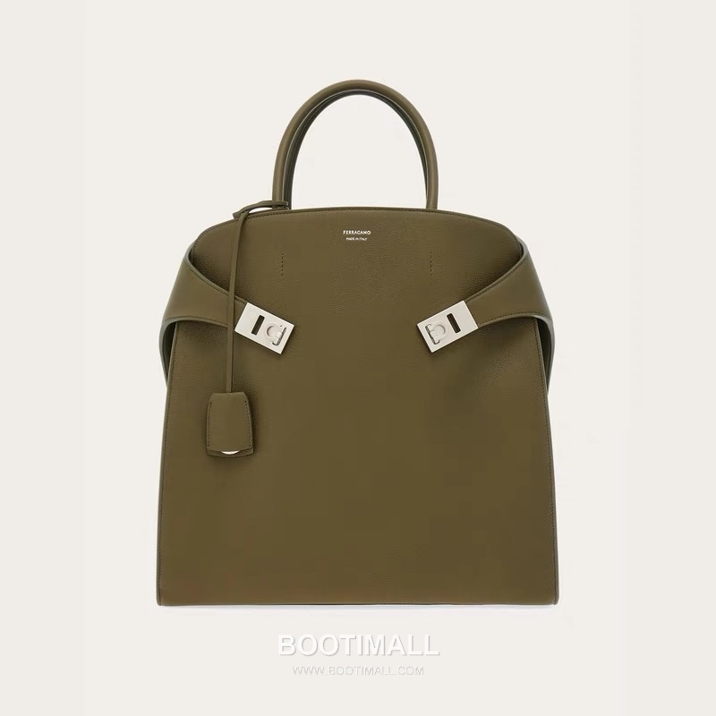 Salvatore Ferragamo Hug Hammered Calfskin Tote Bag with Gancini Lock Strap Detail 살바토레페라가모 허그 해머드 카프스킨 토트백 AU-24/1666 38cm 19