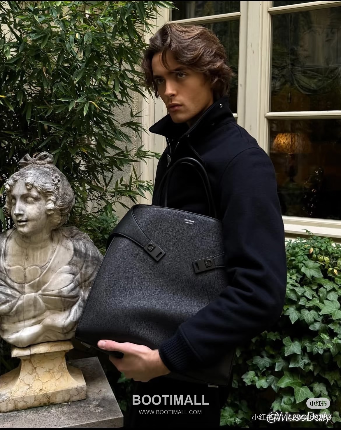 Salvatore Ferragamo Hug Hammered Calfskin Tote Bag with Gancini Lock Strap Detail 살바토레페라가모 허그 해머드 카프스킨 토트백 AU-24/1666 38cm 3