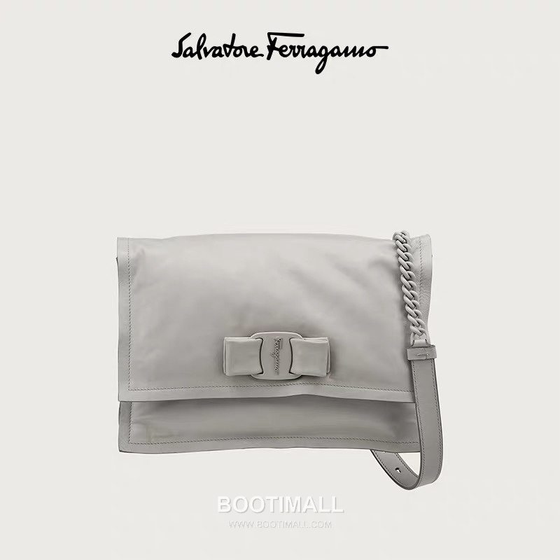 Salvatore Ferragamo Viva Padded Lambskin Flap Shoulder Bag with Vara Bow Detail 살바토레페라가모 비바 패디드 램스킨 플랩 숄더백 DD-211287 27cm 1
