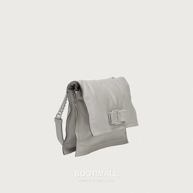 Salvatore Ferragamo Viva Padded Lambskin Flap Shoulder Bag with Vara Bow Detail 살바토레페라가모 비바 패디드 램스킨 플랩 숄더백 DD-211287 27cm 2