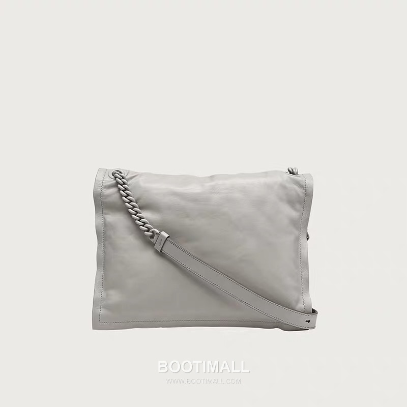 Salvatore Ferragamo Viva Padded Lambskin Flap Shoulder Bag with Vara Bow Detail 살바토레페라가모 비바 패디드 램스킨 플랩 숄더백 DD-211287 27cm 3