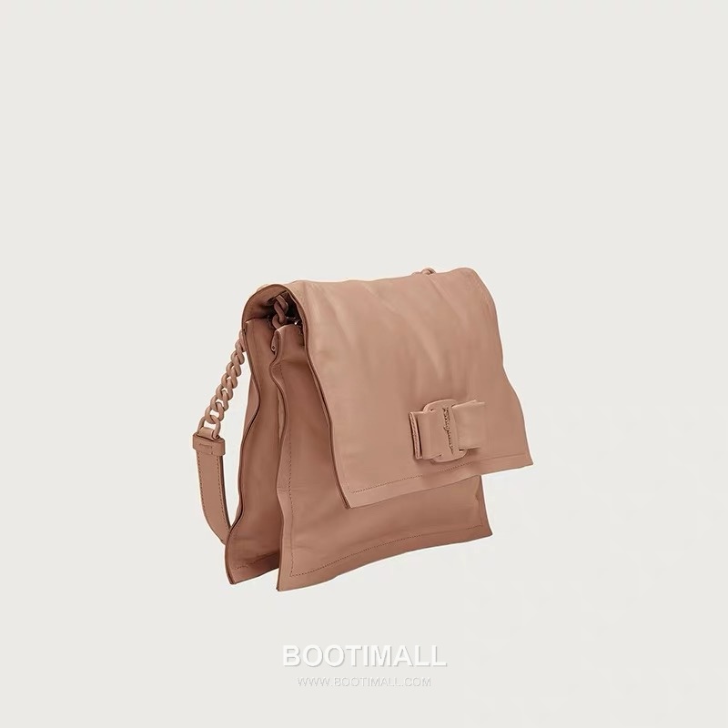 Salvatore Ferragamo Viva Padded Lambskin Flap Shoulder Bag with Vara Bow Detail 살바토레페라가모 비바 패디드 램스킨 플랩 숄더백 DD-211287 27cm 2