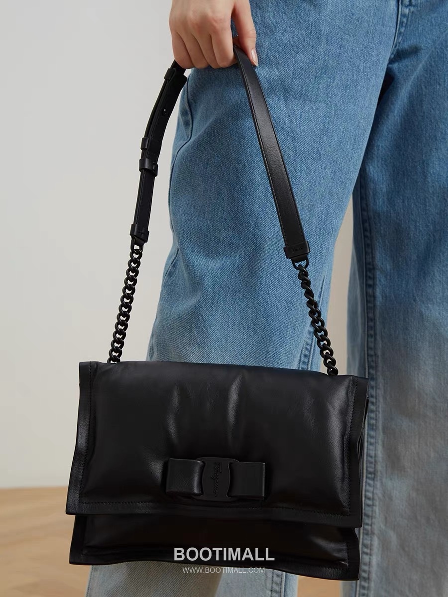 Salvatore Ferragamo Viva Padded Lambskin Flap Shoulder Bag with Vara Bow Detail 살바토레페라가모 비바 패디드 램스킨 플랩 숄더백 DD-211287 27cm 2