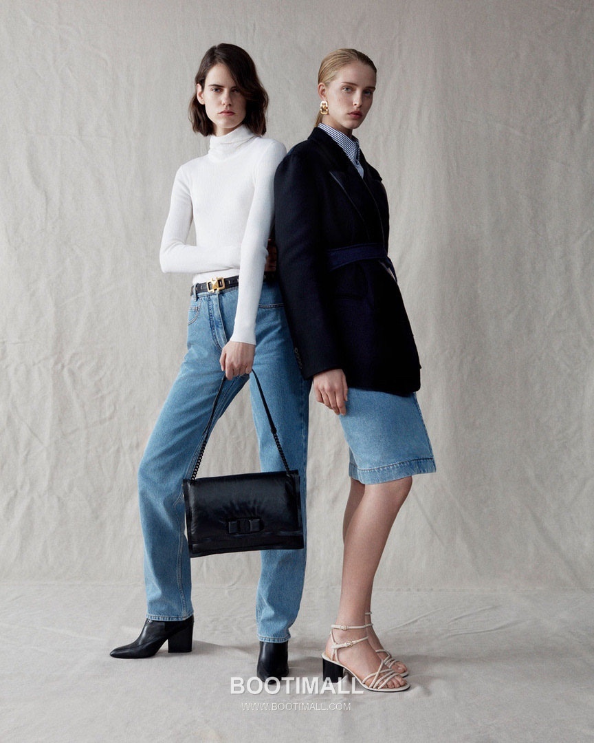 Salvatore Ferragamo Viva Padded Lambskin Flap Shoulder Bag with Vara Bow Detail 살바토레페라가모 비바 패디드 램스킨 플랩 숄더백 DD-211287 27cm 3