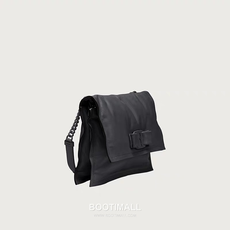 Salvatore Ferragamo Viva Padded Lambskin Flap Shoulder Bag with Vara Bow Detail 살바토레페라가모 비바 패디드 램스킨 플랩 숄더백 DD-211287 27cm 9