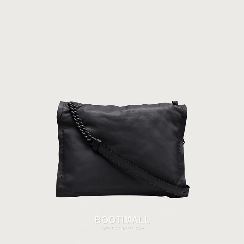 Salvatore Ferragamo Viva Padded Lambskin Flap Shoulder Bag with Vara Bow Detail 살바토레페라가모 비바 패디드 램스킨 플랩 숄더백 DD-211287 27cm 10