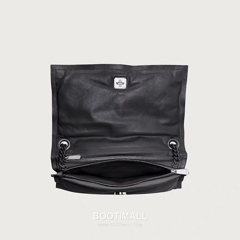 Salvatore Ferragamo Viva Padded Lambskin Flap Shoulder Bag with Vara Bow Detail 살바토레페라가모 비바 패디드 램스킨 플랩 숄더백 DD-211287 27cm 11