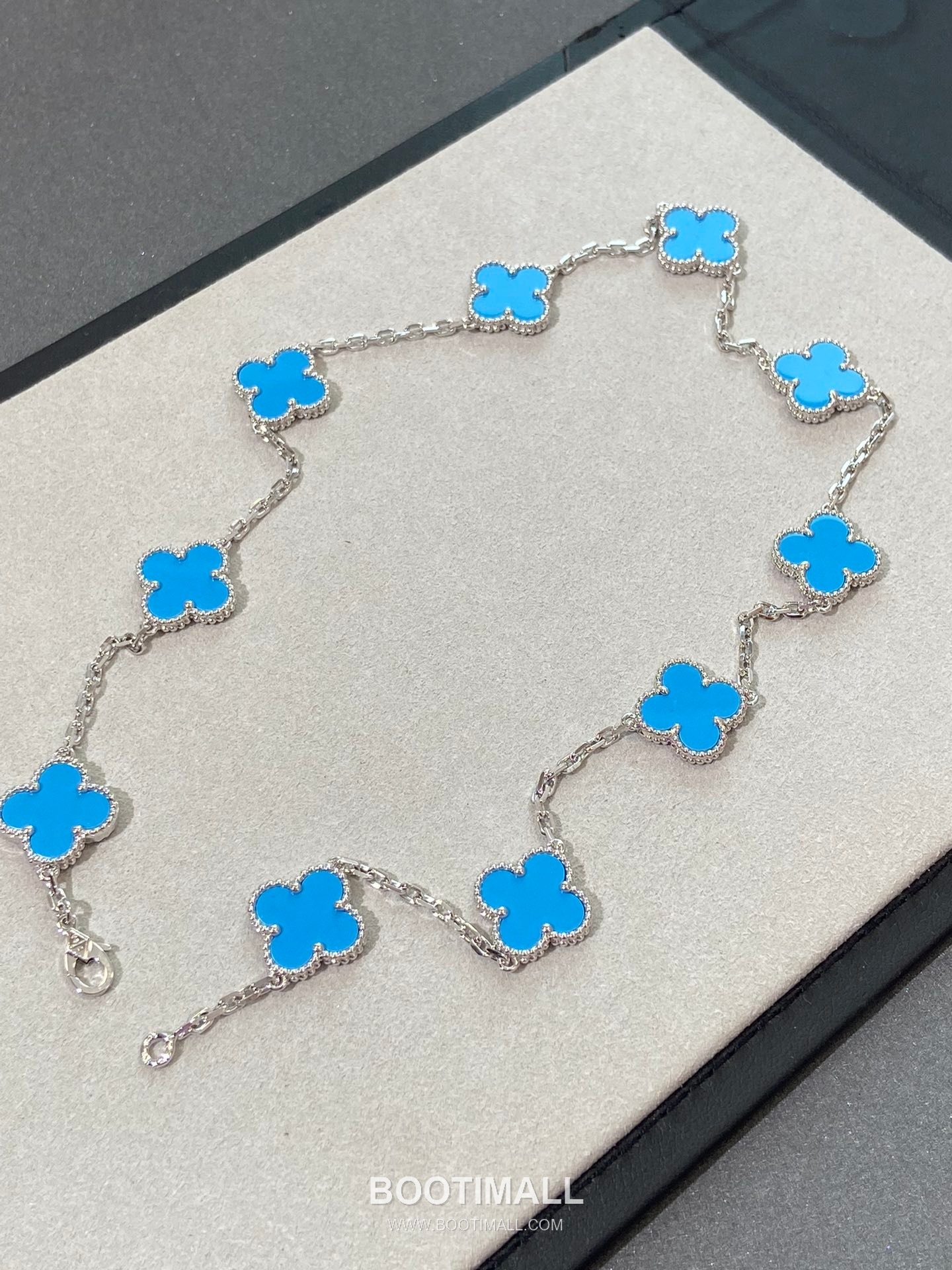 Van Cleef & Arpels Vintage Alhambra Turquoise 10 Motifs Necklace 반클리프 앤 아펠 빈티지 알함브라 터키석 10모티프 네크리스 1