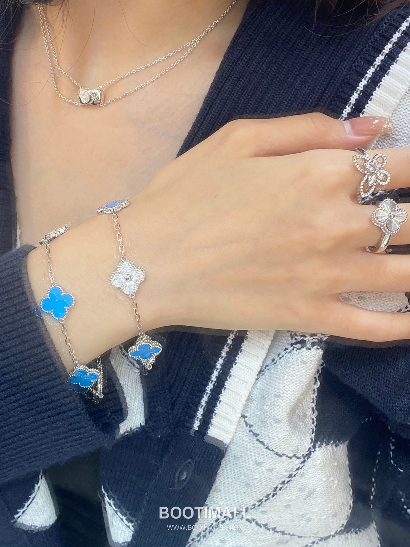 Van Cleef & Arpels Vintage Alhambra Turquoise 5 Motifs Bracelet 반클리프 앤 아펠 빈티지 알함브라 터키석 5모티프 브레이슬릿 2