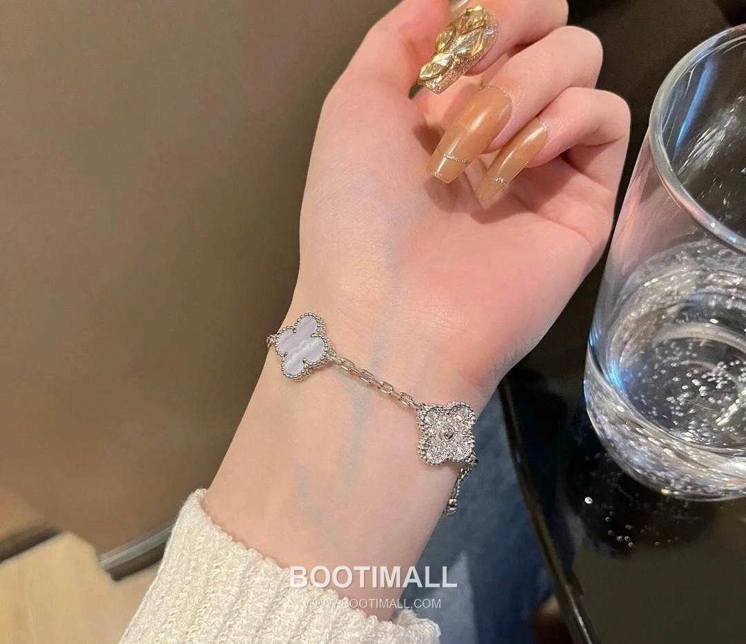 Van Cleef & Arpels Vintage Alhambra Chalcedony Diamond 5 Motifs Bracelet 반클리프 앤 아펠 빈티지 알함브라 퍼플 칼세도니 다이아 5모티프 브레이슬릿 3