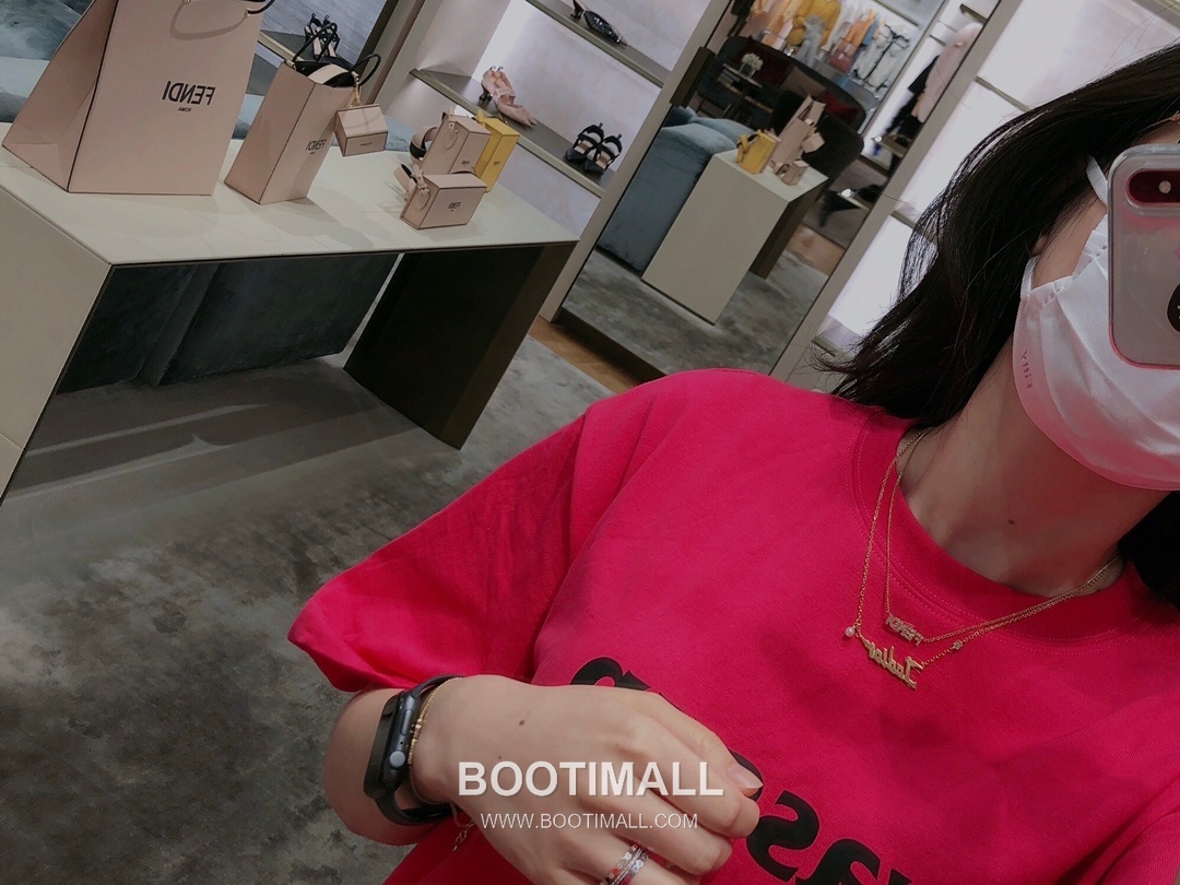 Fendi Logo Crystal Necklace 펜디 로고 크리스탈 네크리스 1