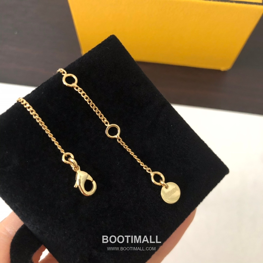 Fendi Logo Crystal Necklace 펜디 로고 크리스탈 네크리스 10