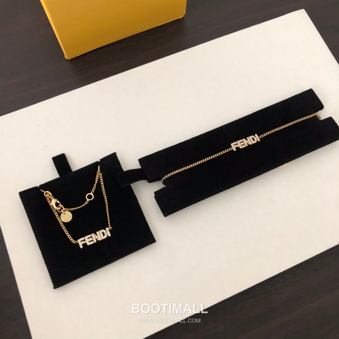 Fendi Logo Crystal Necklace 펜디 로고 크리스탈 네크리스 13