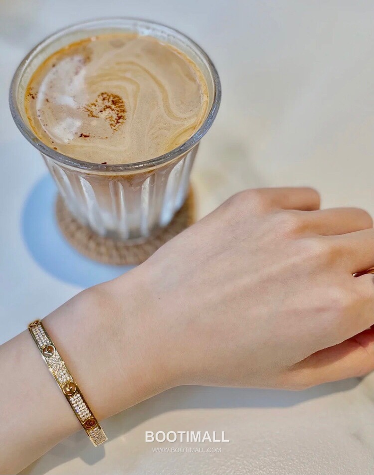 Fendi FF Logo Pavé Open Bangle 펜디 FF 로고 파베 오픈 뱅글 4