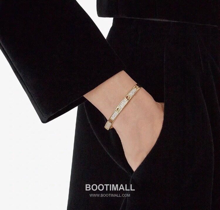Fendi FF Logo Pavé Open Bangle 펜디 FF 로고 파베 오픈 뱅글 19