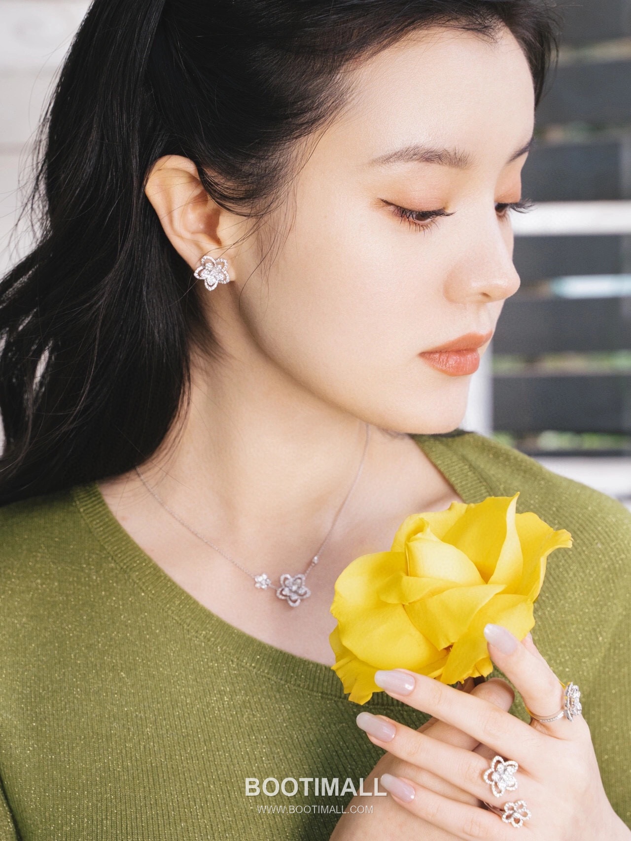 Graff Wild Flower Sterling Silver 925 Gold Plated Crystal Floral Stud Earring 그라프 와일드 플라워 스털링 실버 925 골드도금 크리스탈 플로럴 스터드 이어링 2