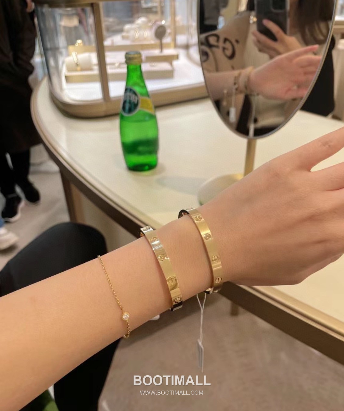 Cartier Love Brushed Finish V Gold Screw Motif Bracelet 까르띠에 러브 브러시드 피니시 V 골드 스크류 모티프 브레이슬릿 17cm 4