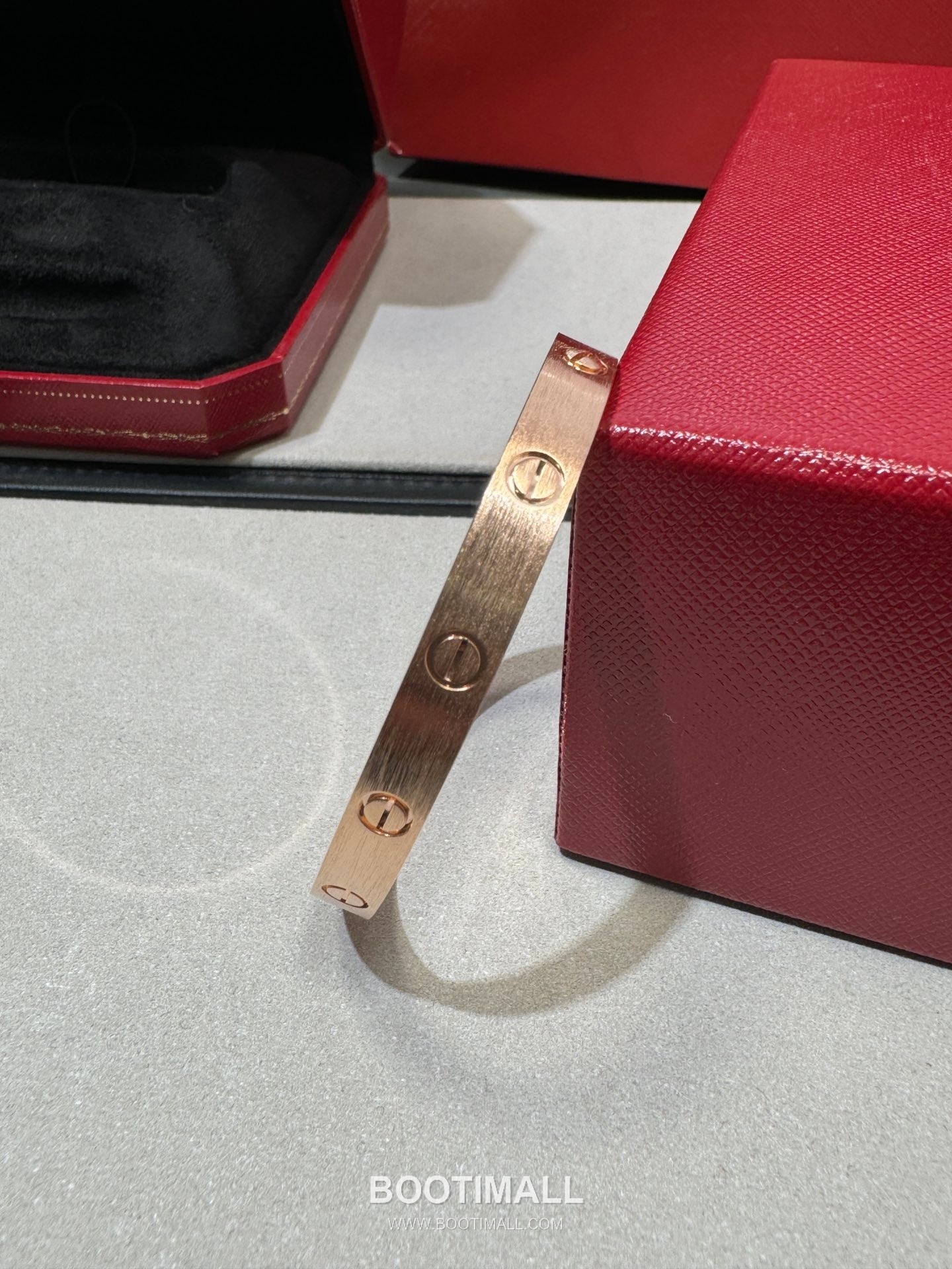 Cartier Love Brushed Finish V Gold Screw Motif Bracelet 까르띠에 러브 브러시드 피니시 V 골드 스크류 모티프 브레이슬릿 17cm 15