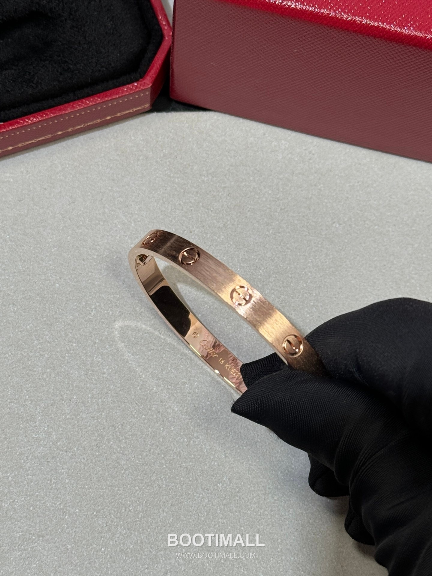 Cartier Love Brushed Finish V Gold Screw Motif Bracelet 까르띠에 러브 브러시드 피니시 V 골드 스크류 모티프 브레이슬릿 17cm 17