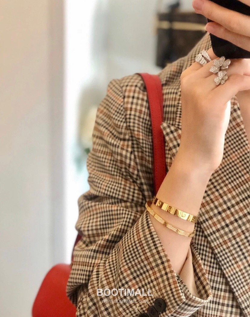 Cartier Love Wide Smooth Diamond V Gold Screw Motif Bracelet 까르띠에 러브 와이드 스무스 다이아몬드 V 골드 스크류 모티프 브레이슬릿 17cm 3