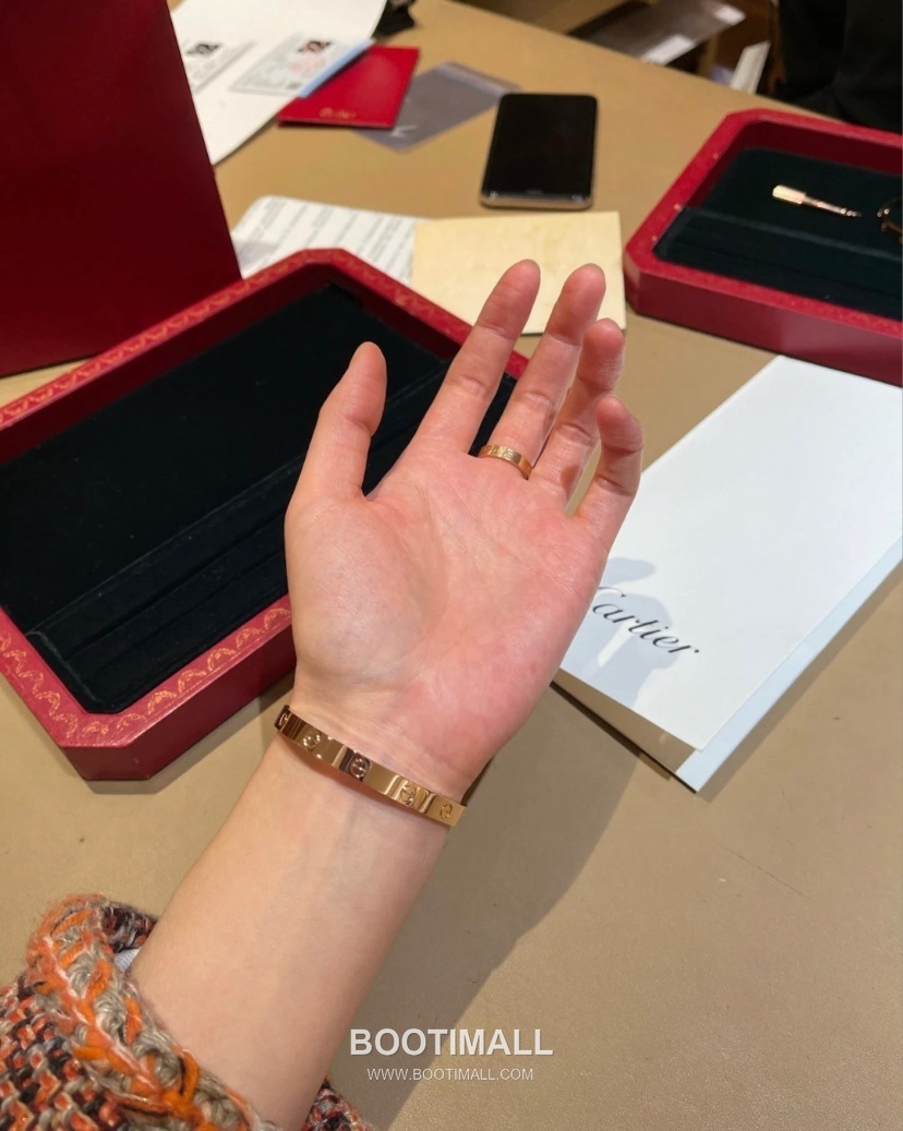 Cartier Love Wide Smooth Diamond V Gold Screw Motif Bracelet 까르띠에 러브 와이드 스무스 다이아몬드 V 골드 스크류 모티프 브레이슬릿 17cm 4