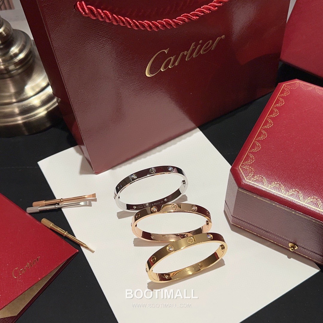 Cartier Love Wide Smooth Diamond V Gold Screw Motif Bracelet 까르띠에 러브 와이드 스무스 다이아몬드 V 골드 스크류 모티프 브레이슬릿 17cm 7