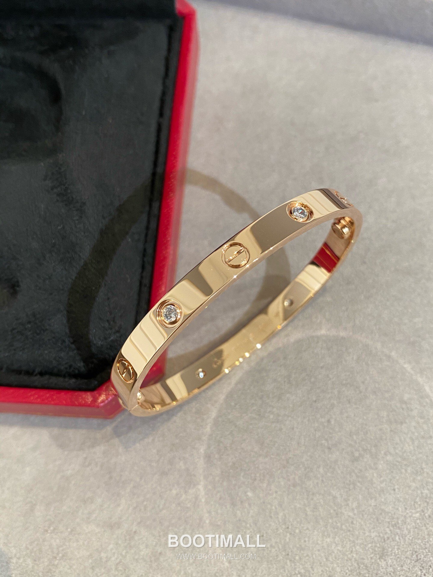 Cartier Love Wide Smooth Diamond V Gold Screw Motif Bracelet 까르띠에 러브 와이드 스무스 다이아몬드 V 골드 스크류 모티프 브레이슬릿 17cm 11