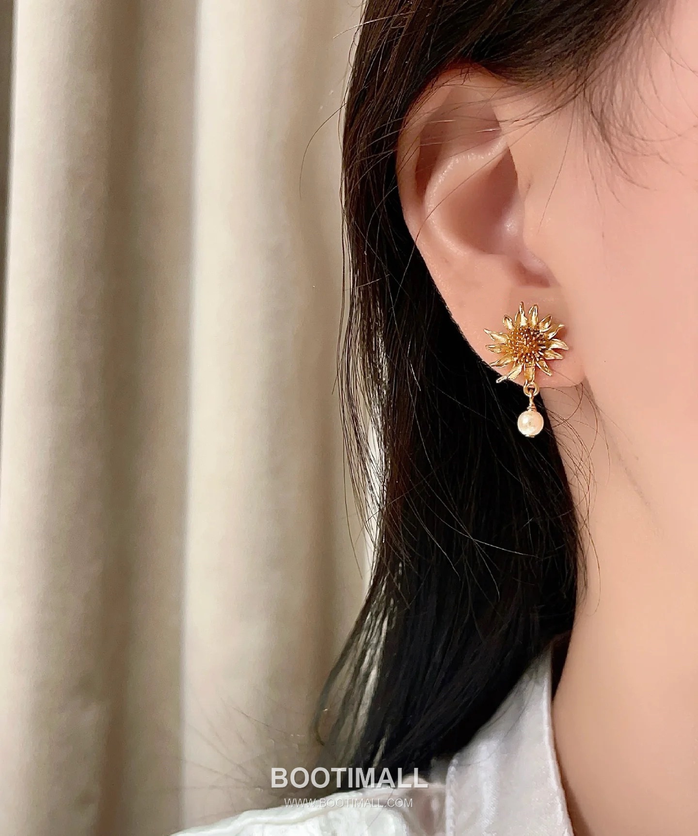 Dior Asymmetric Thistle Flower Pearl Gold Plated Brass Stud Earring 디올 비대칭 시슬 플라워 펄 골드도금 황동 스터드 이어링 5