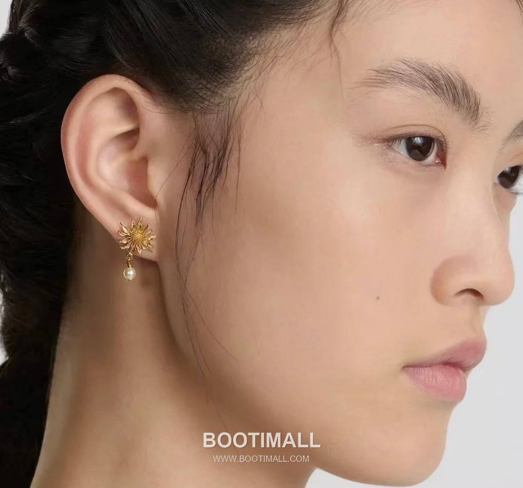 Dior Asymmetric Thistle Flower Pearl Gold Plated Brass Stud Earring 디올 비대칭 시슬 플라워 펄 골드도금 황동 스터드 이어링 6