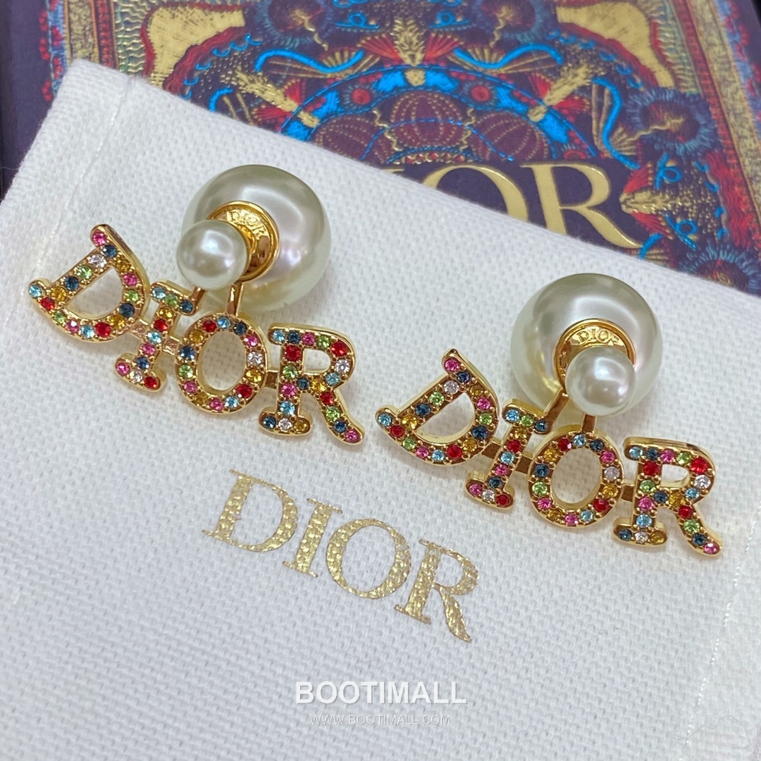 Dior Tribales Letter Swarovski Crystal Pearl Brass Stud Earring 디올 트리발 레터 스와로브스키 크리스탈 펄 황동 스터드 이어링 10