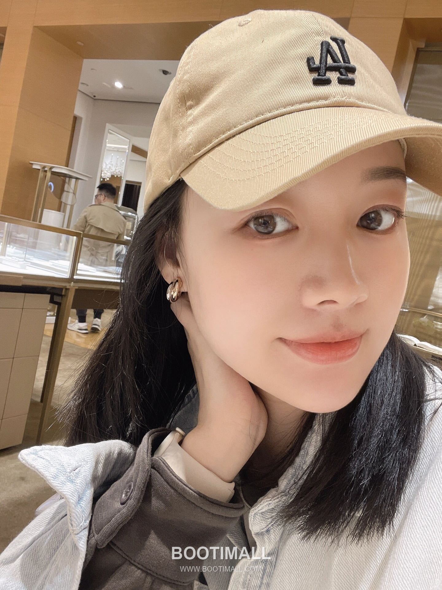 Cartier Trinity Three Tone Interlocking Hoop V Gold Earring 까르띠에 트리니티 삼색 인터락킹 후프 V 골드 이어링 3