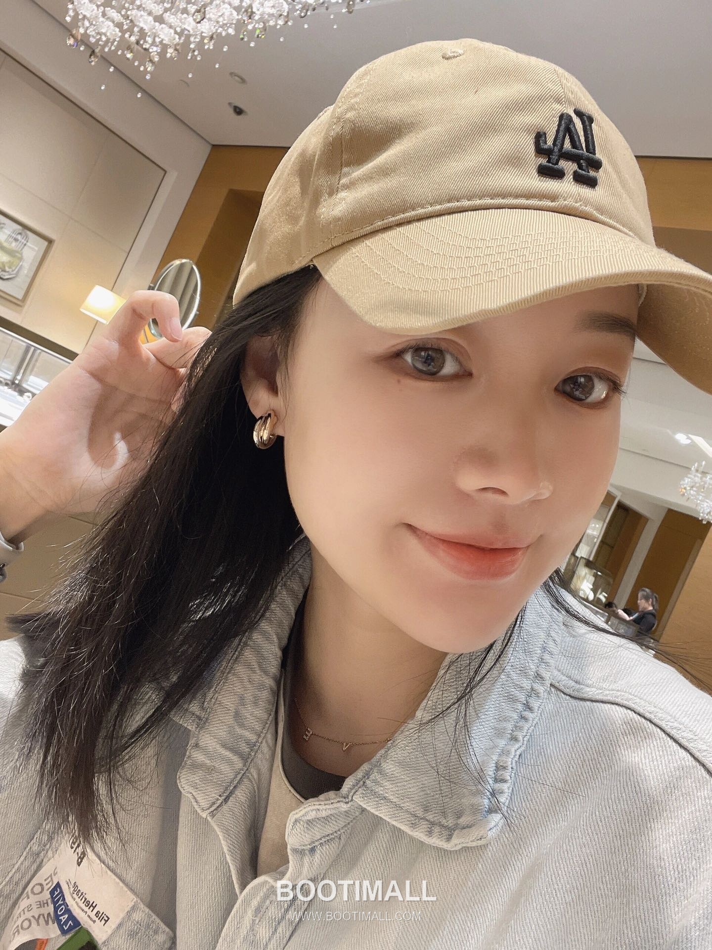 Cartier Trinity Three Tone Interlocking Hoop V Gold Earring 까르띠에 트리니티 삼색 인터락킹 후프 V 골드 이어링 4