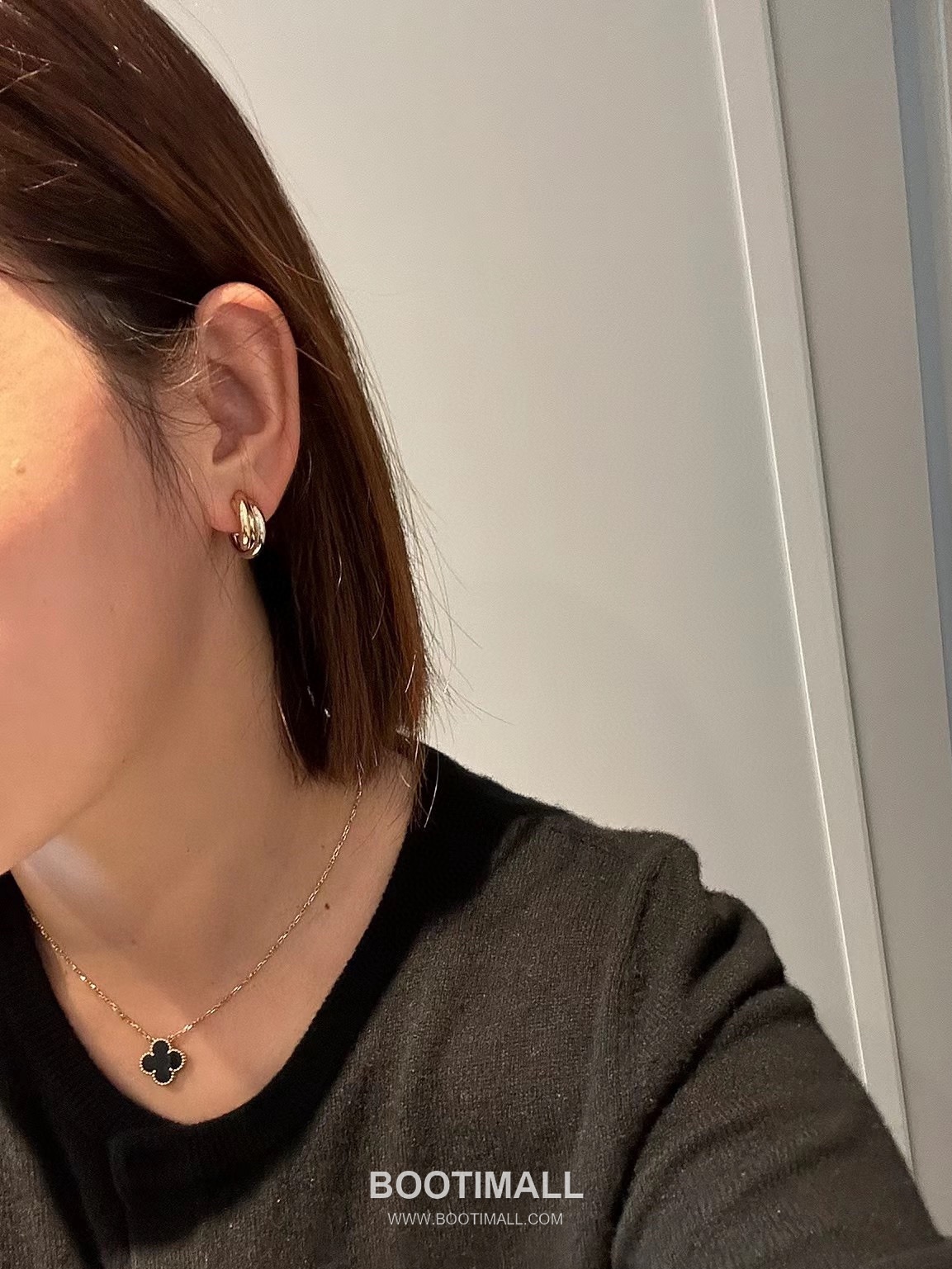 Cartier Trinity Three Tone Interlocking Hoop V Gold Earring 까르띠에 트리니티 삼색 인터락킹 후프 V 골드 이어링 8