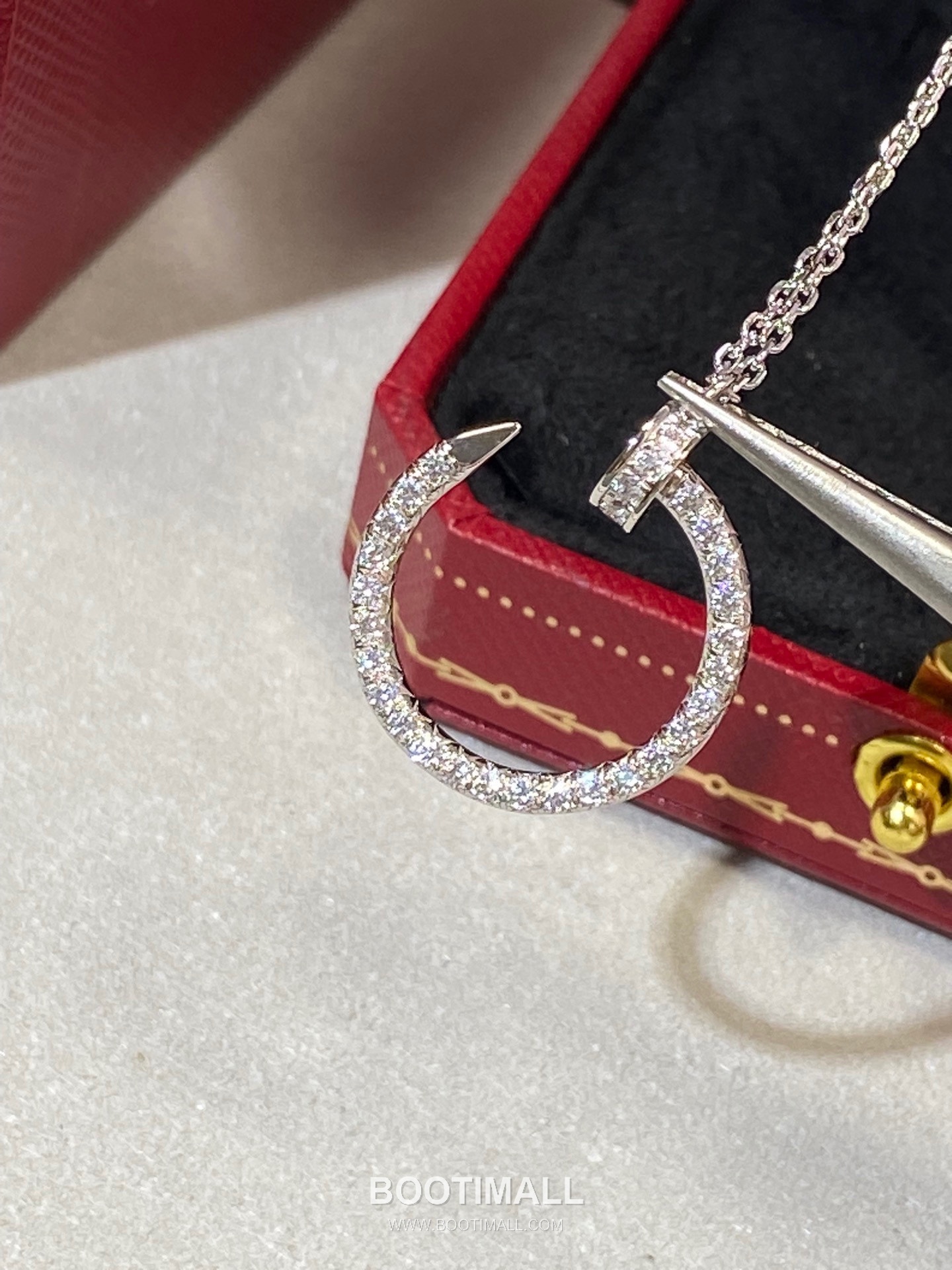 Cartier Juste un Clou Nail Double Side Swarovski Crystal V Gold Chain Necklace 까르띠에 저스트 앵 끌루 네일 더블사이드 스와로브스키 크리스탈 V 골드 체인 네클리스 41cm 13